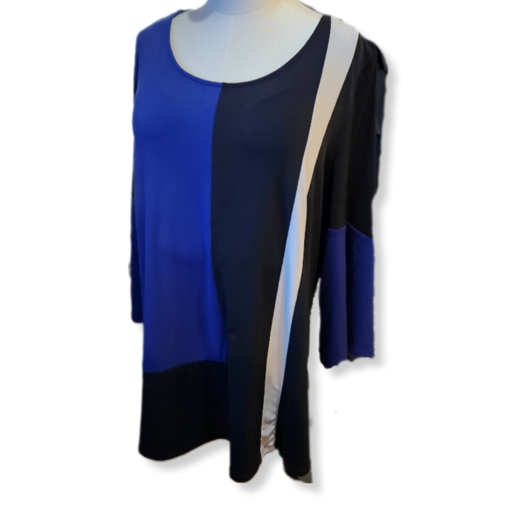 Alfani Woman Royal Blue and Black 3/4 Sleeve Tunic with Relaxed Style 2X W-900